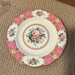 NWOT Royal Albert Lady Carlyle dessert/pie plate